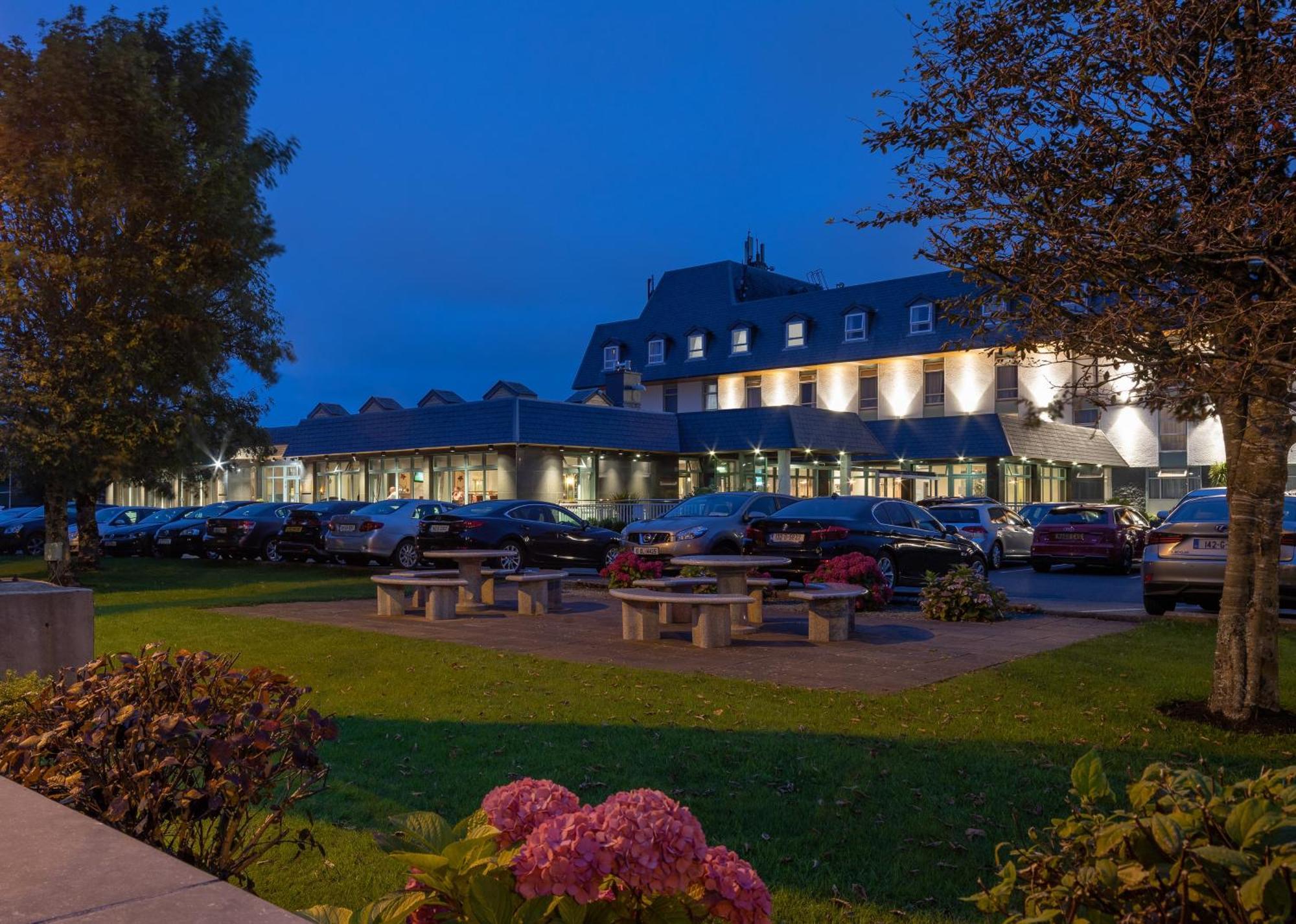 Flannery'S Hotel Galway Exterior photo